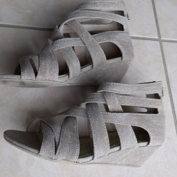 4/$15 women gladiator summer shoes - Picture 3 of 8